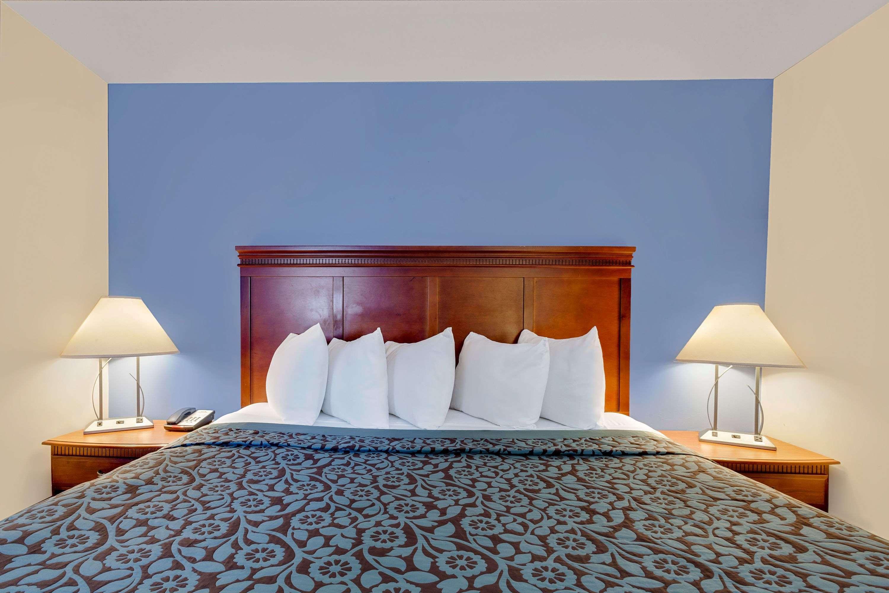 Days Inn By Wyndham Shrewsbury Worcester Ngoại thất bức ảnh
