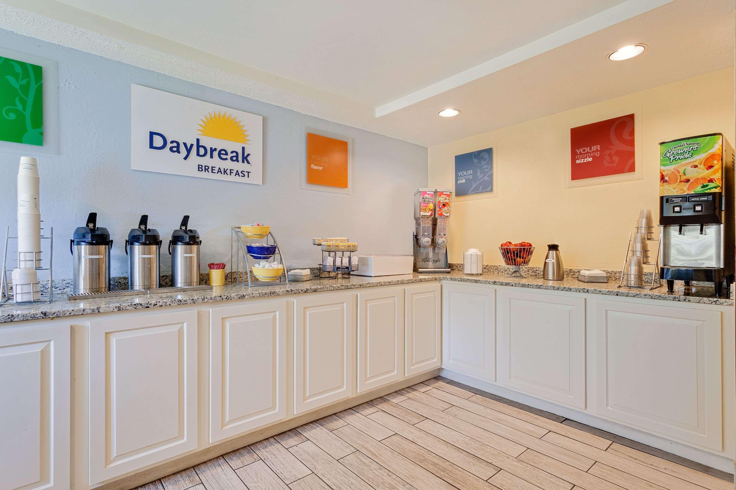 Days Inn By Wyndham Shrewsbury Worcester Ngoại thất bức ảnh