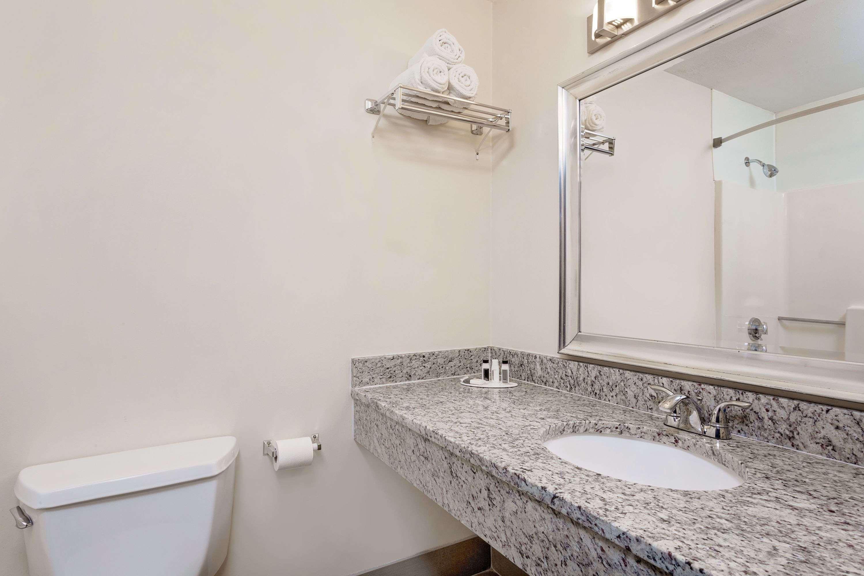 Days Inn By Wyndham Shrewsbury Worcester Ngoại thất bức ảnh