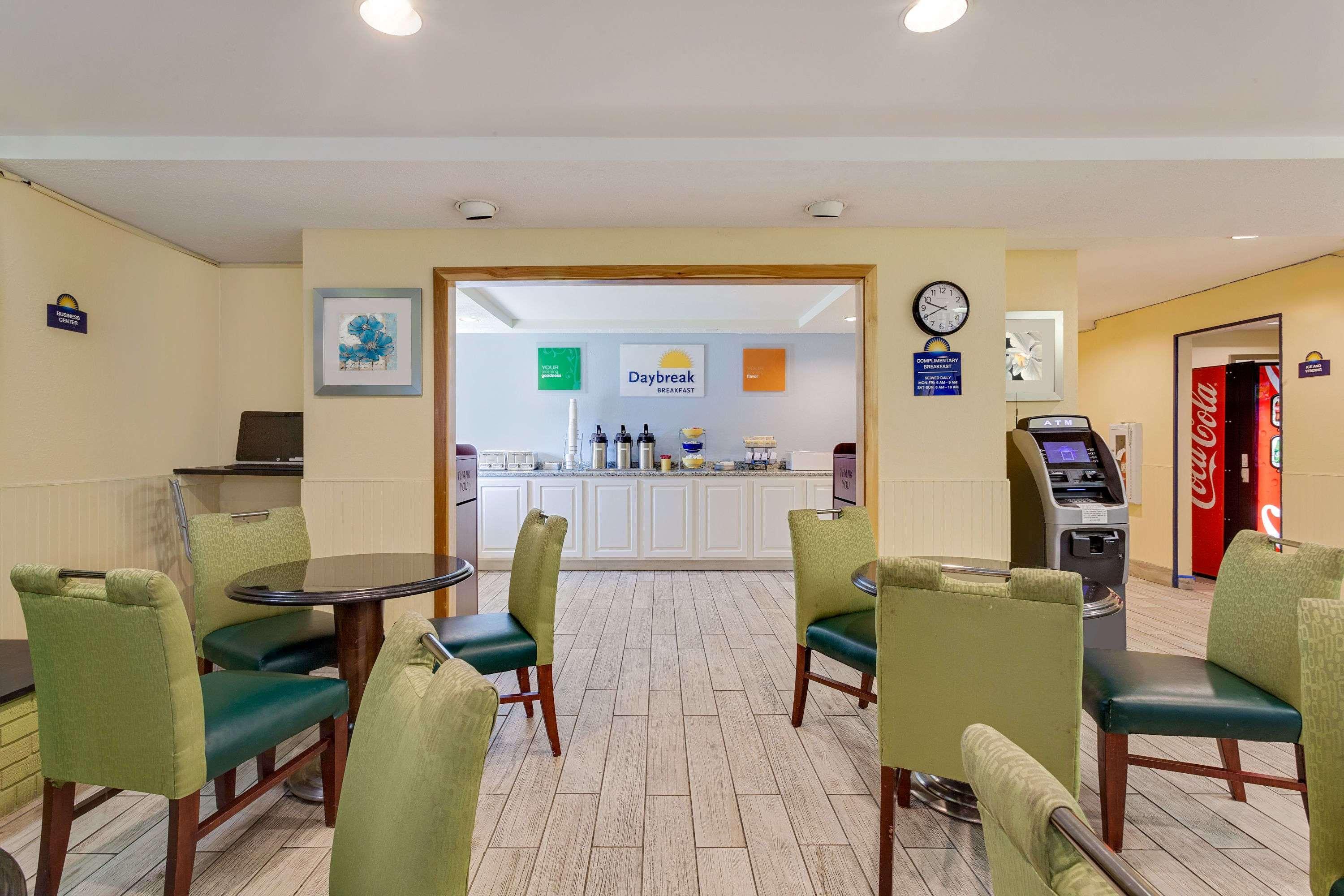 Days Inn By Wyndham Shrewsbury Worcester Ngoại thất bức ảnh