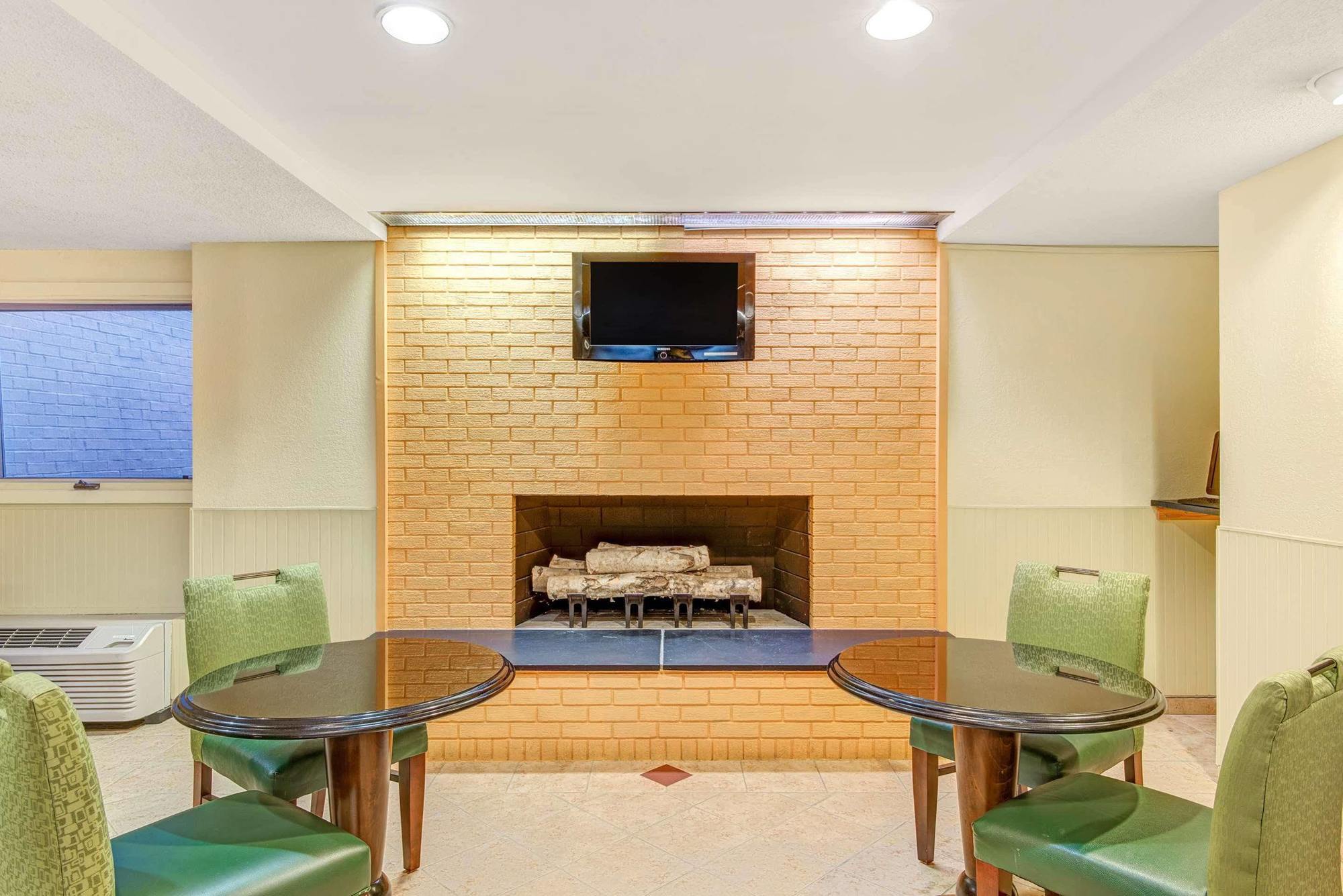 Days Inn By Wyndham Shrewsbury Worcester Ngoại thất bức ảnh