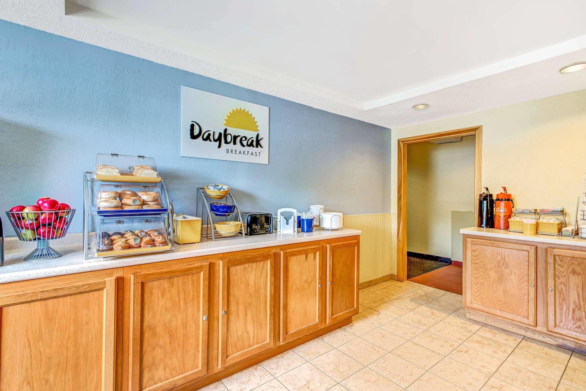 Days Inn By Wyndham Shrewsbury Worcester Ngoại thất bức ảnh